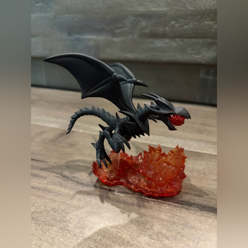 Yugioh Desk Collection Red Eyes Black Dragon Figurine